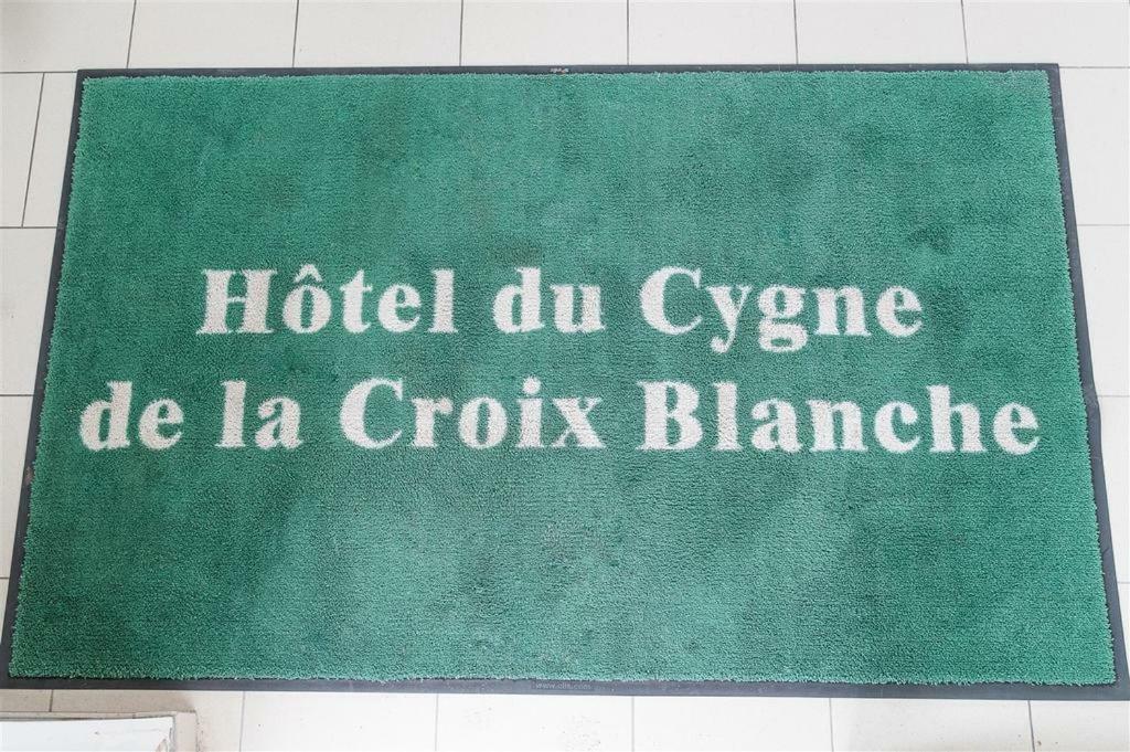 Hotel Du Cygne De La Croix Blanche Lailly-en-Val Bagian luar foto