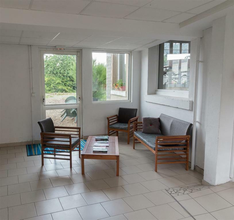 Hotel Du Cygne De La Croix Blanche Lailly-en-Val Bagian luar foto